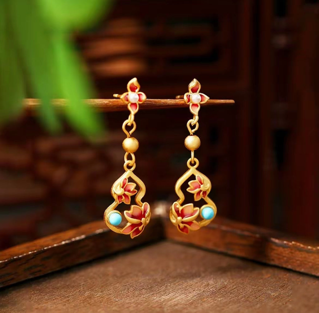 Yun - Fortune Gourd & Lotus Bloom