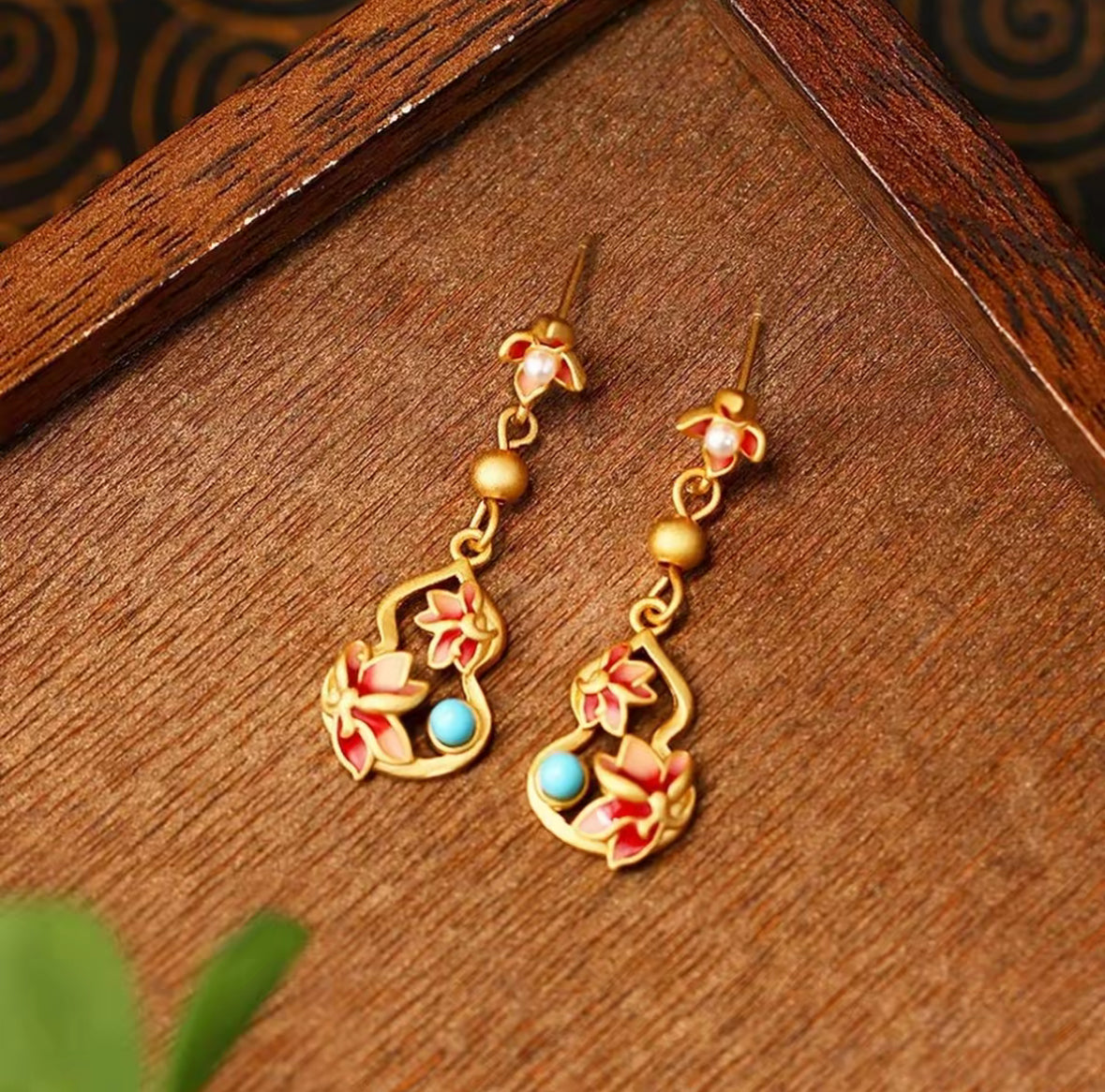 Yun - Fortune Gourd & Lotus Bloom