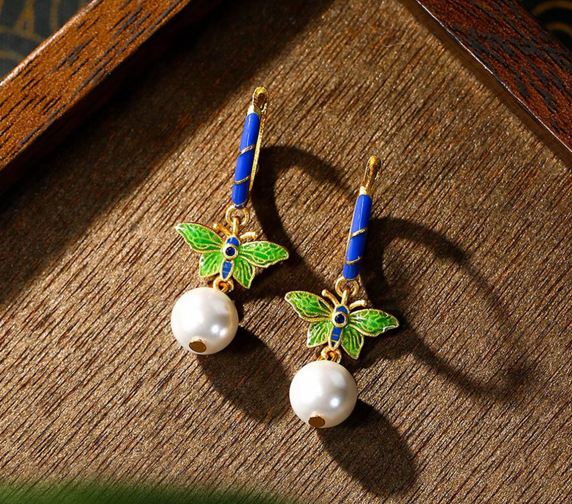 Eastern Garden - Emerald Dragonfly Whispers